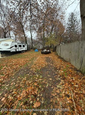 1019 Dakin Street, Lansing, MI 48912