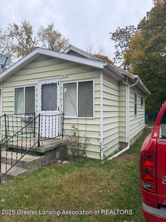 1019 Dakin Street, Lansing, MI 48912