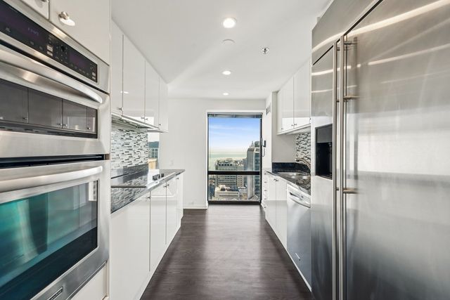 100 E Huron Street 2903, Chicago, IL 60611