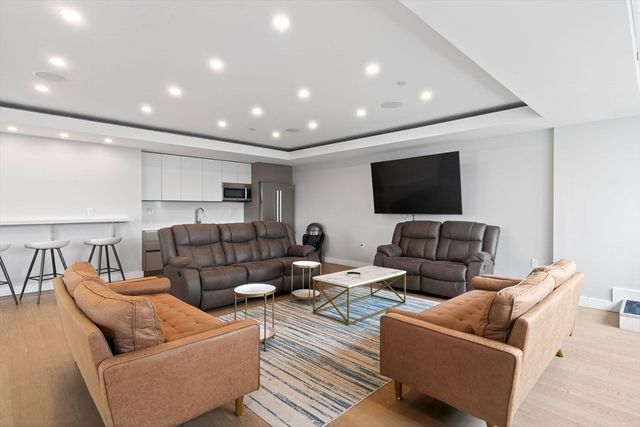 932 Broadway Street 212, Chelsea, MA 02150