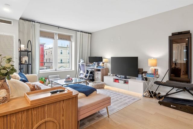 932 Broadway Street 212, Chelsea, MA 02150