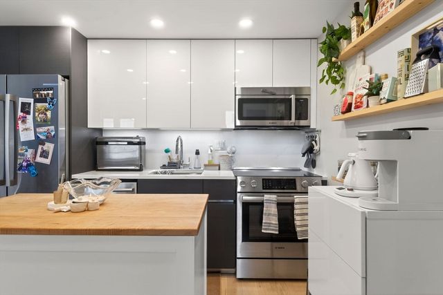 932 Broadway Street 212, Chelsea, MA 02150