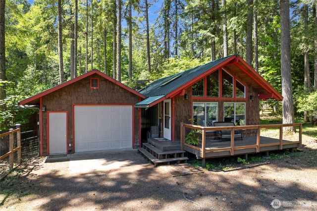 570 N Duckabush Drive W, Hoodsport, WA 98548