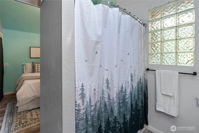 570 N Duckabush Drive W, Hoodsport, WA 98548