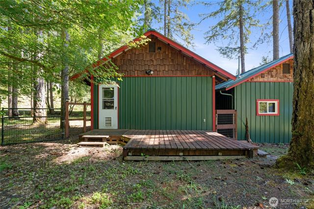 570 N Duckabush Drive W, Hoodsport, WA 98548