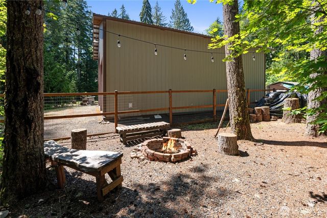 570 N Duckabush Drive W, Hoodsport, WA 98548