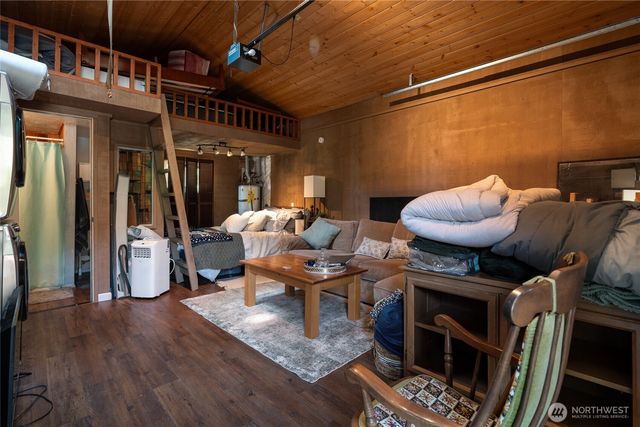 570 N Duckabush Drive W, Hoodsport, WA 98548