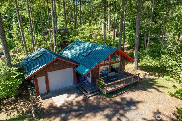 570 N Duckabush Drive W, Hoodsport, WA 98548