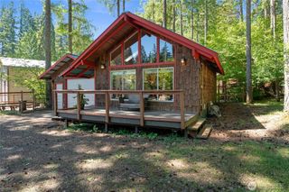 570 N Duckabush Drive W, Hoodsport, WA 98548