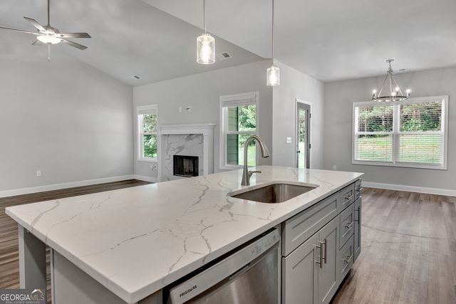 112 Hunters Chase Court, Eatonton, GA 31024