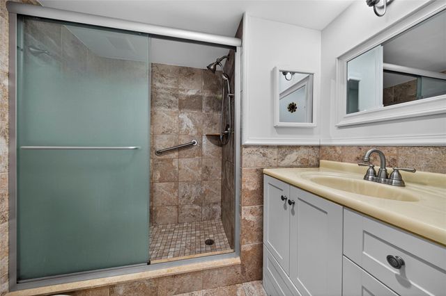 700 SE 2nd Avenue 318, Deerfield Beach, FL 33441