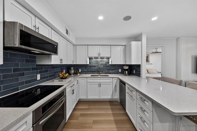 700 SE 2nd Avenue 318, Deerfield Beach, FL 33441