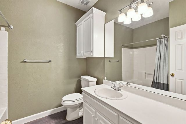 9014 Woodlawn Drive, Granbury, TX 76049