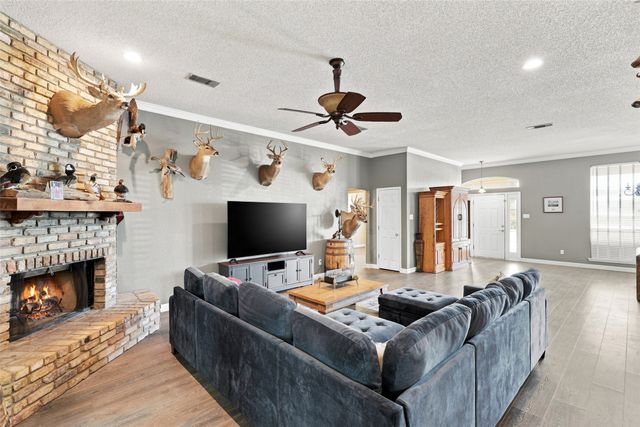 9014 Woodlawn Drive, Granbury, TX 76049