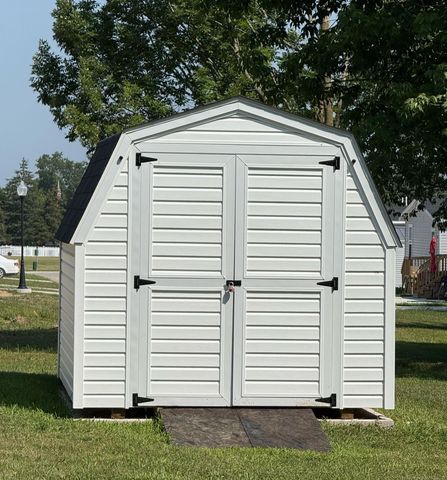 1187 Ironstone Drive, Mount Pleasant, MI 48858