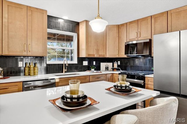 607 Shamrock Drive, O'fallon, IL 62269