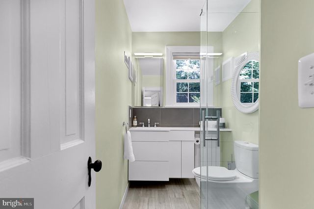 2710 S JOYCE ST, Arlington, VA 22202