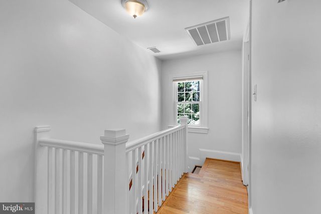 2710 S JOYCE ST, Arlington, VA 22202