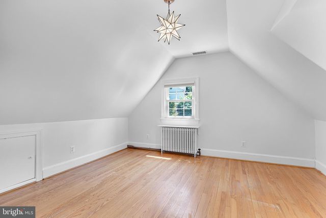 2710 S JOYCE ST, Arlington, VA 22202
