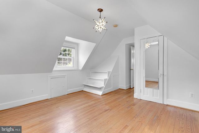 2710 S JOYCE ST, Arlington, VA 22202