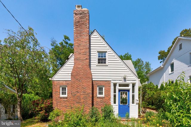 2710 S JOYCE ST, Arlington, VA 22202