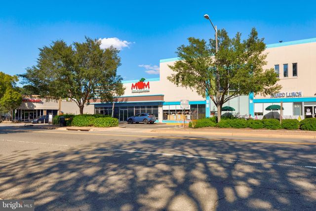 2710 S JOYCE ST, Arlington, VA 22202
