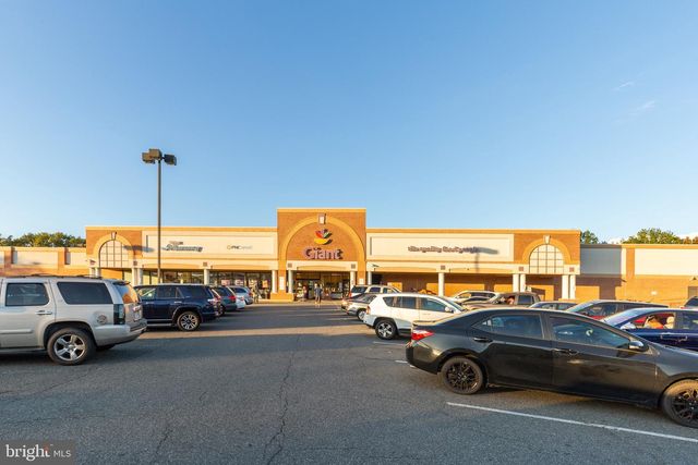 2710 S JOYCE ST, Arlington, VA 22202