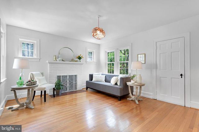 2710 S JOYCE ST, Arlington, VA 22202
