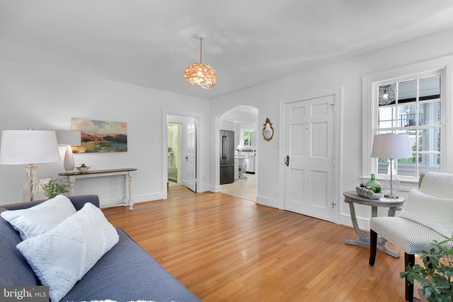 2710 S JOYCE ST, Arlington, VA 22202