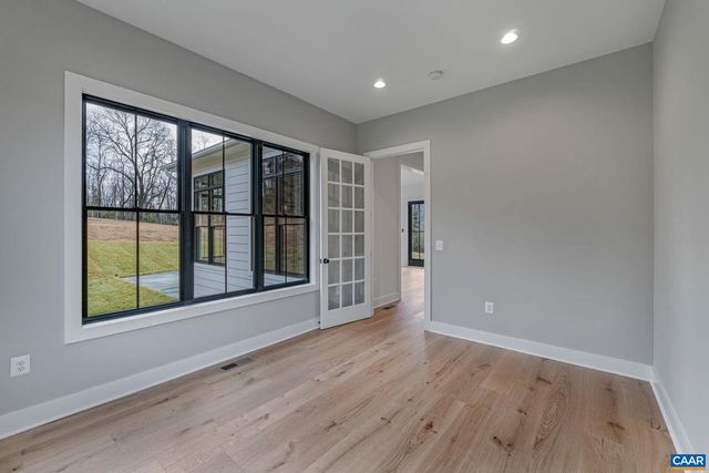 3 MORGANTOWN RD, Charlottesville, VA 22903