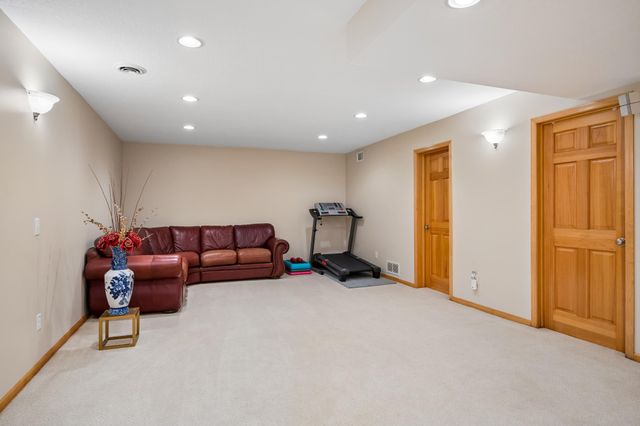 830 Fox Path Court, Medina, MN 55340