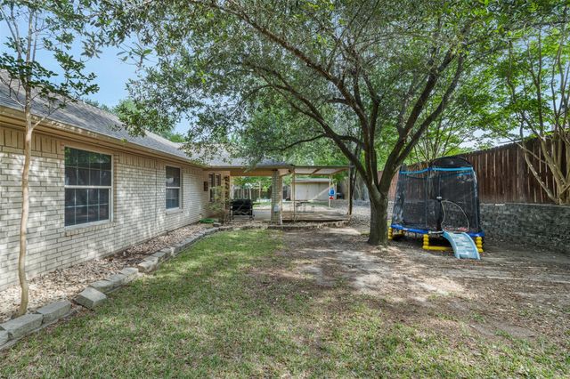 705 Palmer ST, Rockdale, TX 76567