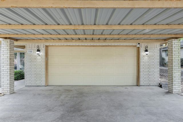 705 Palmer ST, Rockdale, TX 76567