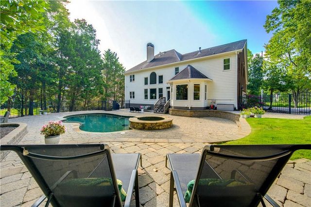 565 Greenview Terrace, Milton, GA 30004