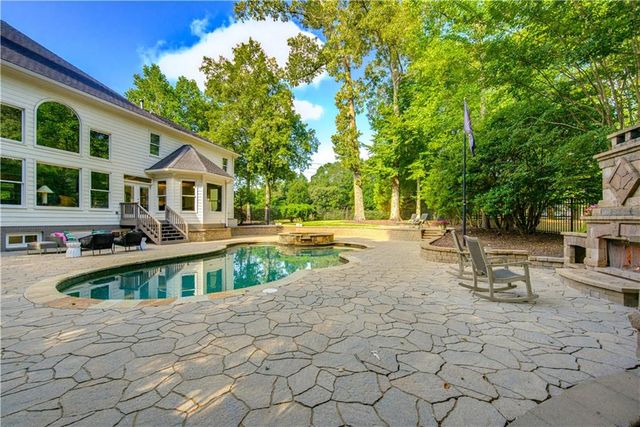 565 Greenview Terrace, Milton, GA 30004
