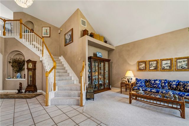 230 Shamrock Dr, Floresville, TX 78114