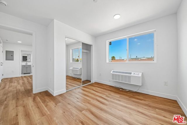 219 E 87th Street, Los Angeles, CA 90003