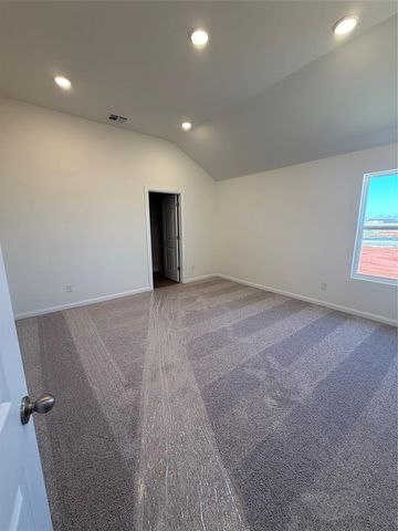 1208 E Stallion Lane, Mustang, OK 73064