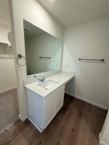 1208 E Stallion Lane, Mustang, OK 73064