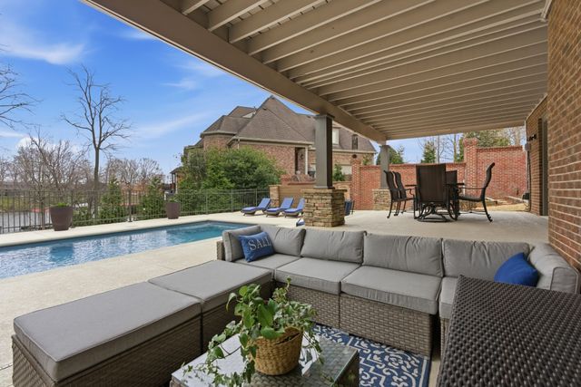 123 Valley Brook Dr, Hendersonville, TN 37075