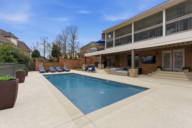 123 Valley Brook Dr, Hendersonville, TN 37075