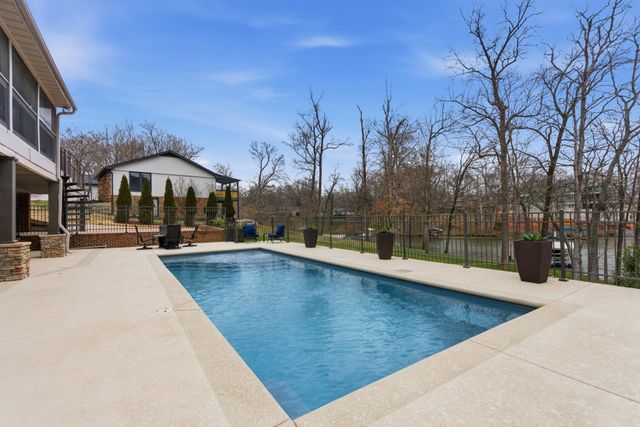123 Valley Brook Dr, Hendersonville, TN 37075