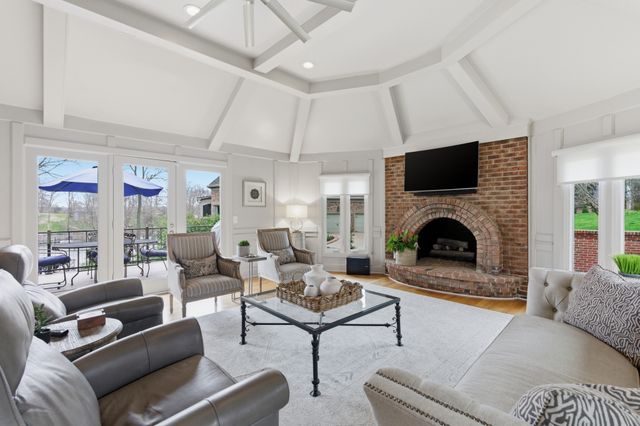 123 Valley Brook Dr, Hendersonville, TN 37075