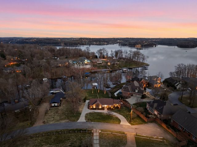 123 Valley Brook Dr, Hendersonville, TN 37075