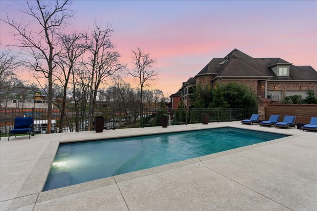 123 Valley Brook Dr, Hendersonville, TN 37075