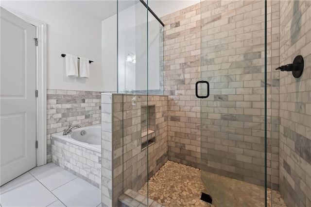 240 Le Gran Bend 65, Sandy Springs, GA 30328