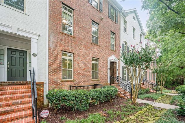 240 Le Gran Bend 65, Sandy Springs, GA 30328