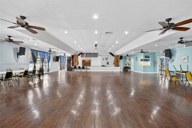 2821 Somerset Dr 317, Lauderdale Lakes, FL 33311