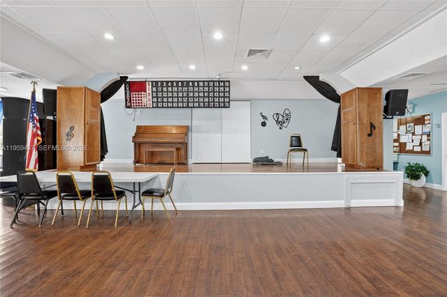 2821 Somerset Dr 317, Lauderdale Lakes, FL 33311