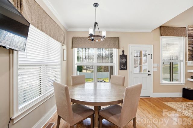 135 Lakeshore Hills Drive, Mooresville, NC 28117